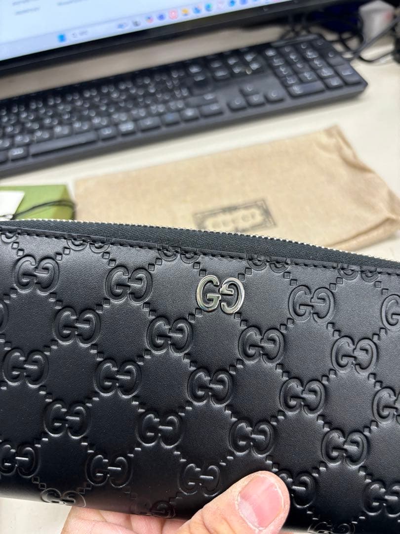 空*ん様 B4901【未使用】GUCCI グッチ ラウンドファスナー　長財布