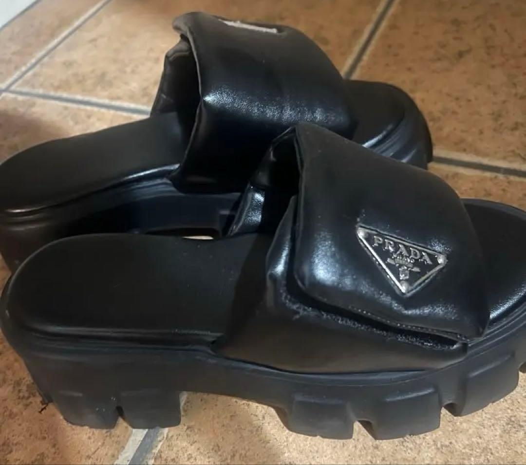 PRADA ブラックレザーサンダル 厚底