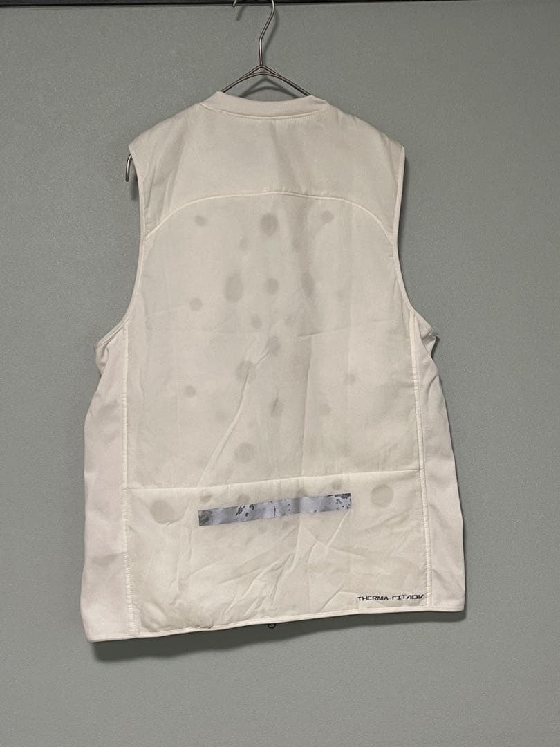 M 新品 ナイキ ランディビジョン エアロレイヤー ベスト 中綿 ランニング 白