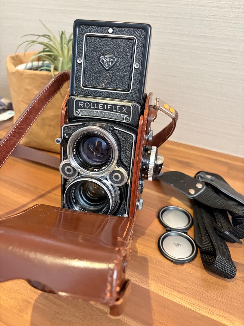Rolleiflex 二眼レフカメラplanar 80mmF2.8 フィルム付き