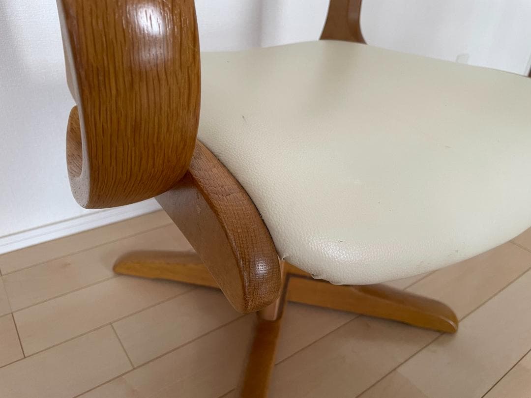 イバタ　ダイニングチェア 回転式　４脚セットまとめて