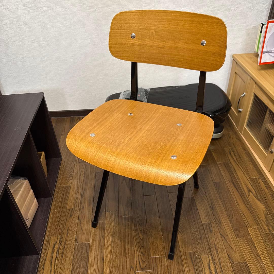 リザルトチェア 学校の椅子風