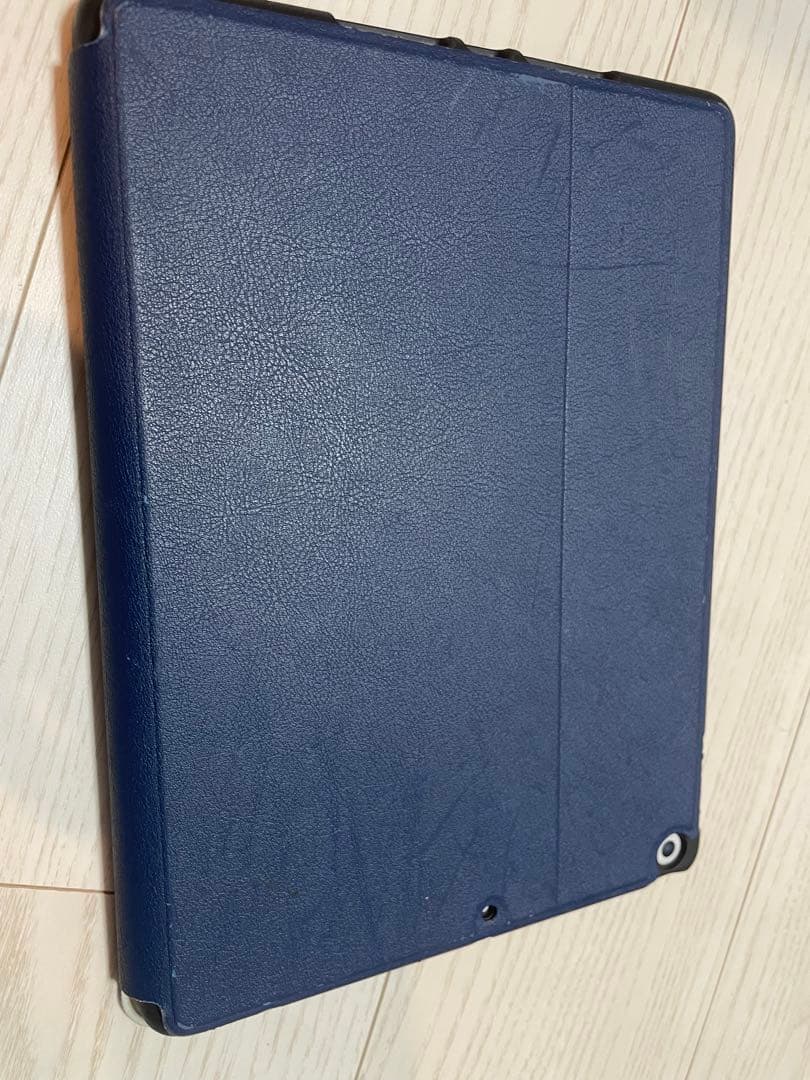 iPad本体(第９世代 64GB シルバー) スリーブケース（ネイビー）付き