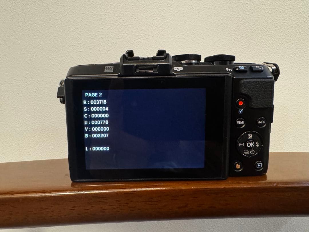 美品 OLYMPUS オリンパス PEN Lite E-PL7 レンズキット