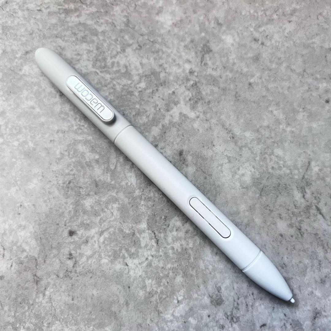 【美品】Wacom ワコム　液晶タブレット DTK-2451/G