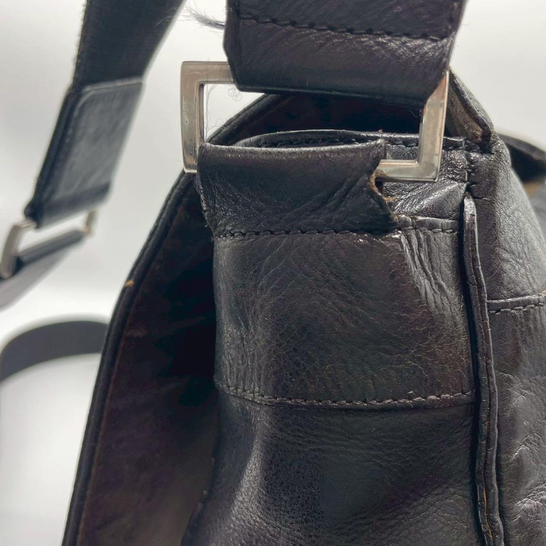 ココマイスター　マットーネ　ショルダーバッグ　レザー　メッセンジャー　黒