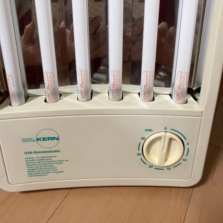 Dr . カーン　UVA 日焼けスタジオ