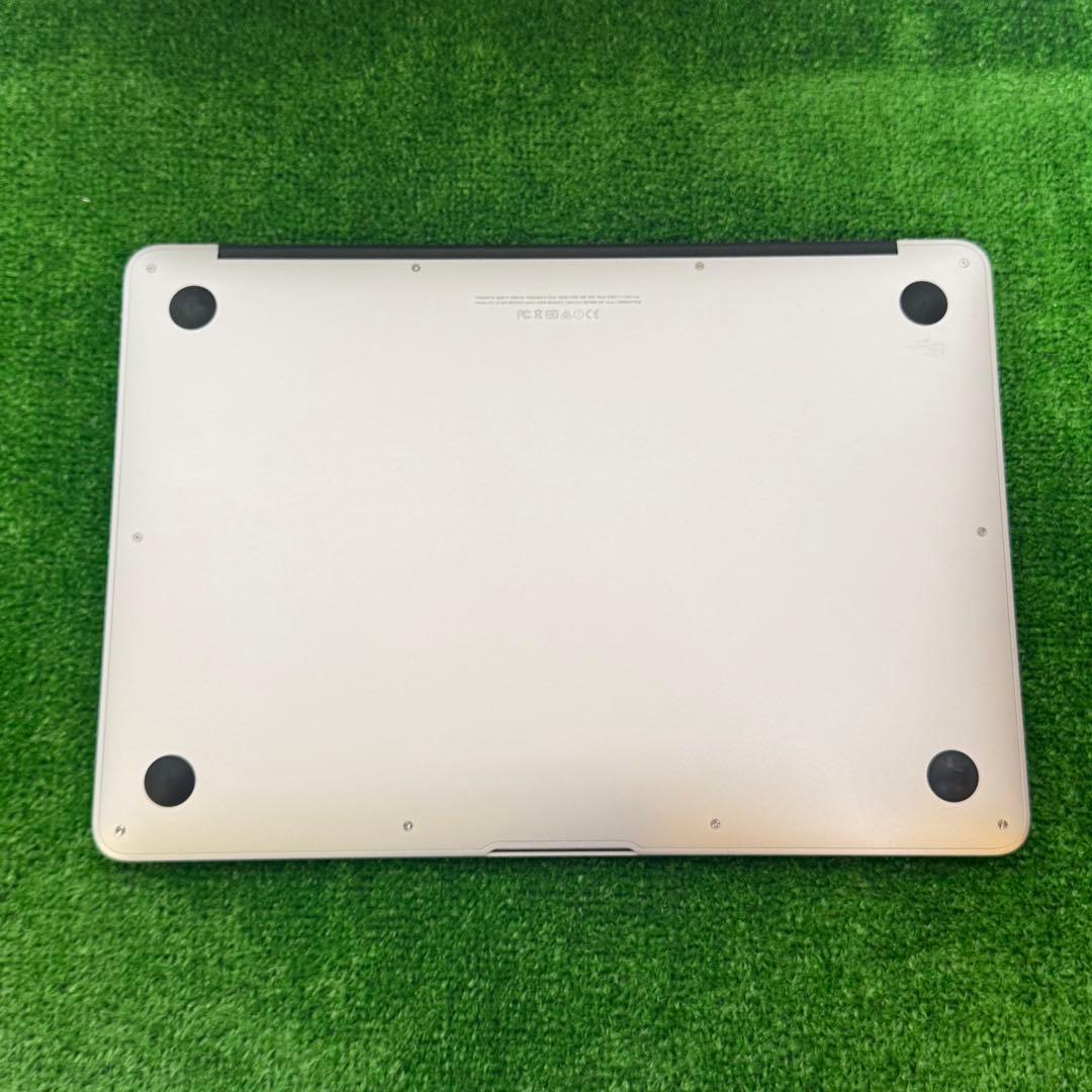MacBook Air 13インチ Core i5 8GB SSD256GB