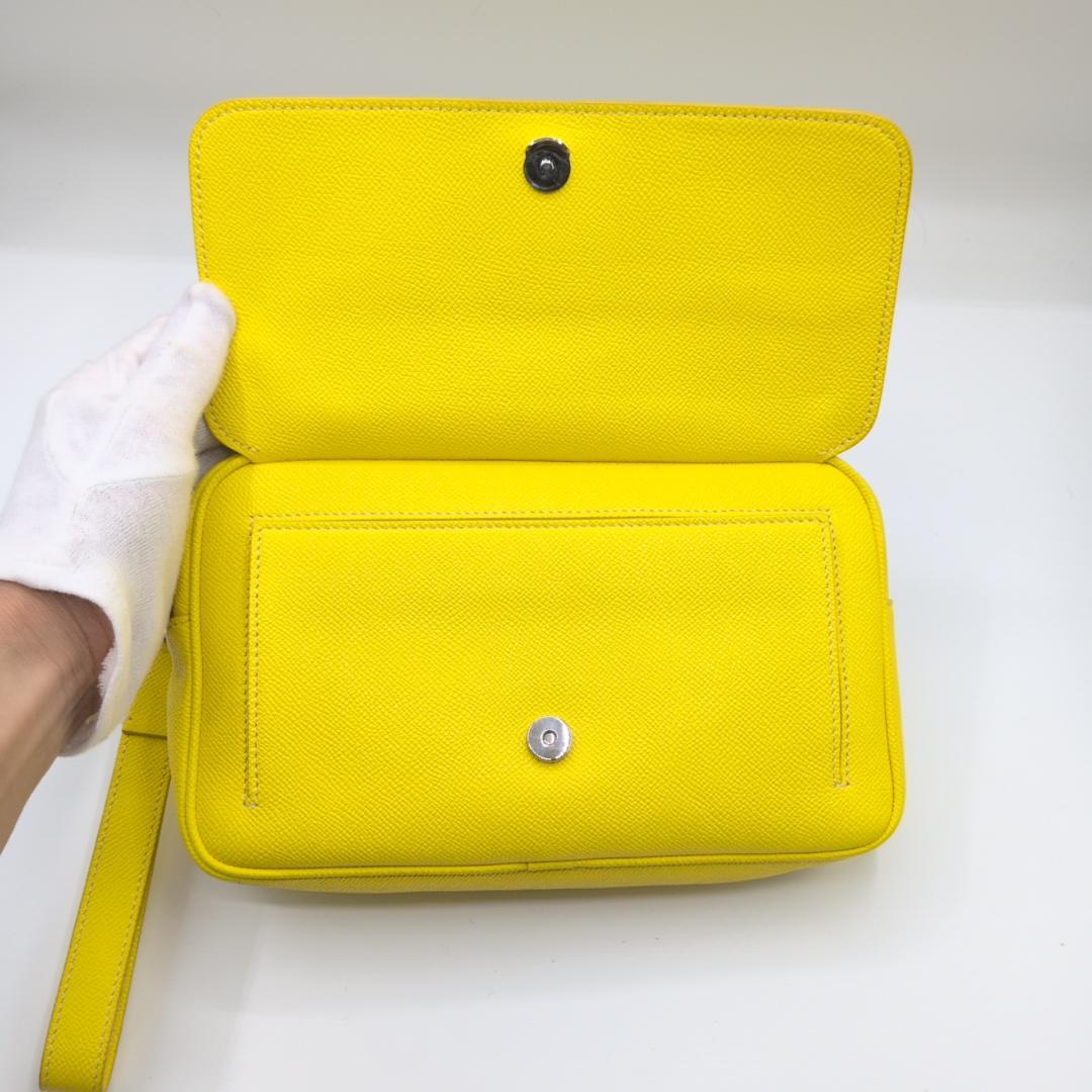 良品✨バーバリー ショルダーバッグ クロスボディバッグ レザー イエロー GR