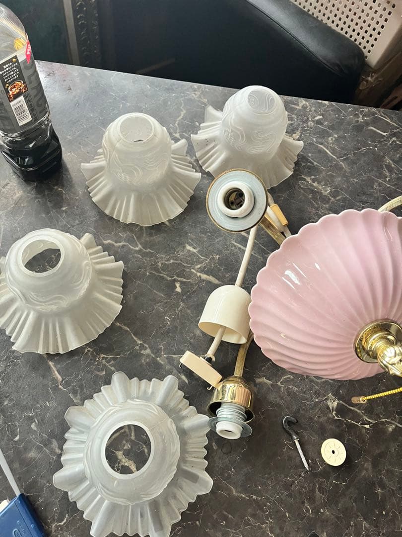 昭和レトロシャンデリア、レトロシャンデリア、陶器とガラスホヤのシャンデリア