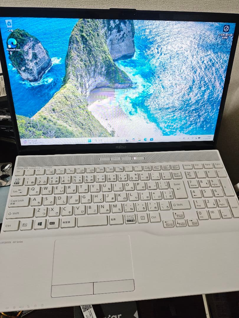 富士通 Core i78565u メモリ8G SSD512G　FMVA53D3W