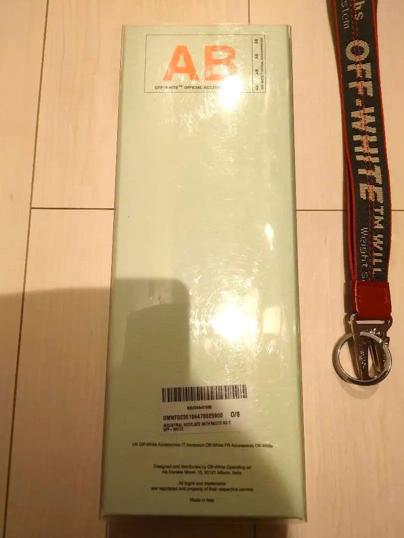 OFF-WHITE オフホワイト　ネックストラップ　ネックホルダー　未使用に近い