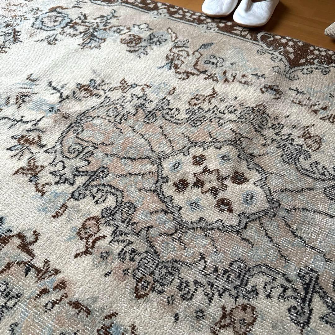 113×207花や実　淡いベージュ×クリーム×ブラウン　トルコヴィンテージラグ