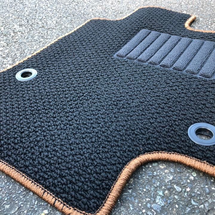 ハリアー　80系　フロアマット　黒茶　カーマット ブラウン糸