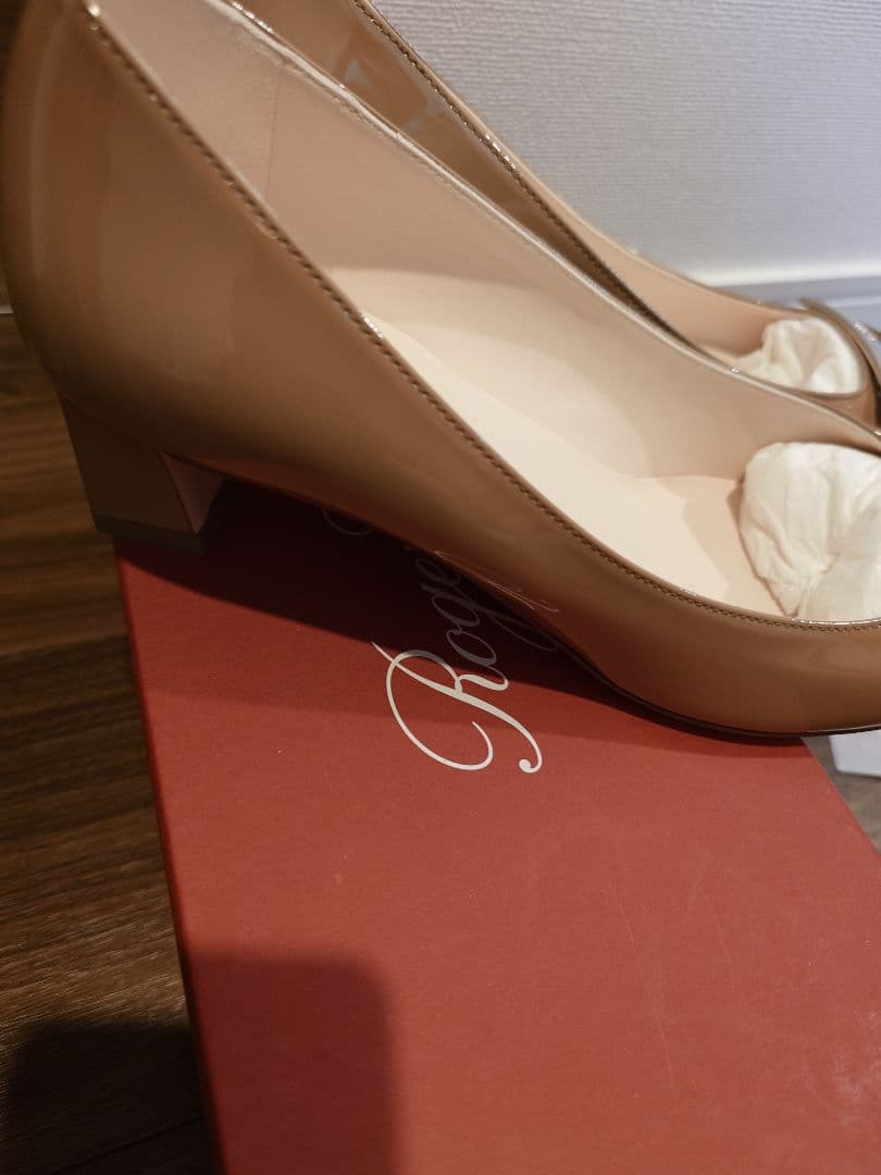 【未使用】Roger Vivier ロジェ ヴィヴィエ　パンプス　38