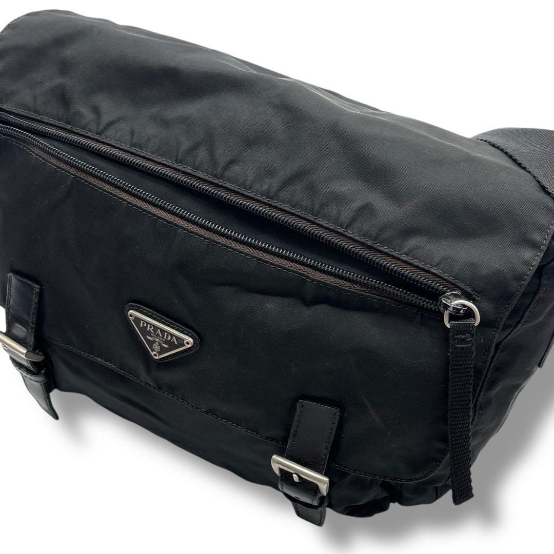 プラダ　メッセンジャーバッグ　ショルダーバッグ　三角ロゴ　白タグ　ブラック