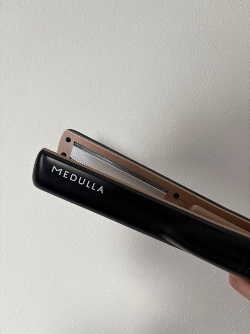 MEDULLA ヘアアイロン ブラック 充電器付き
