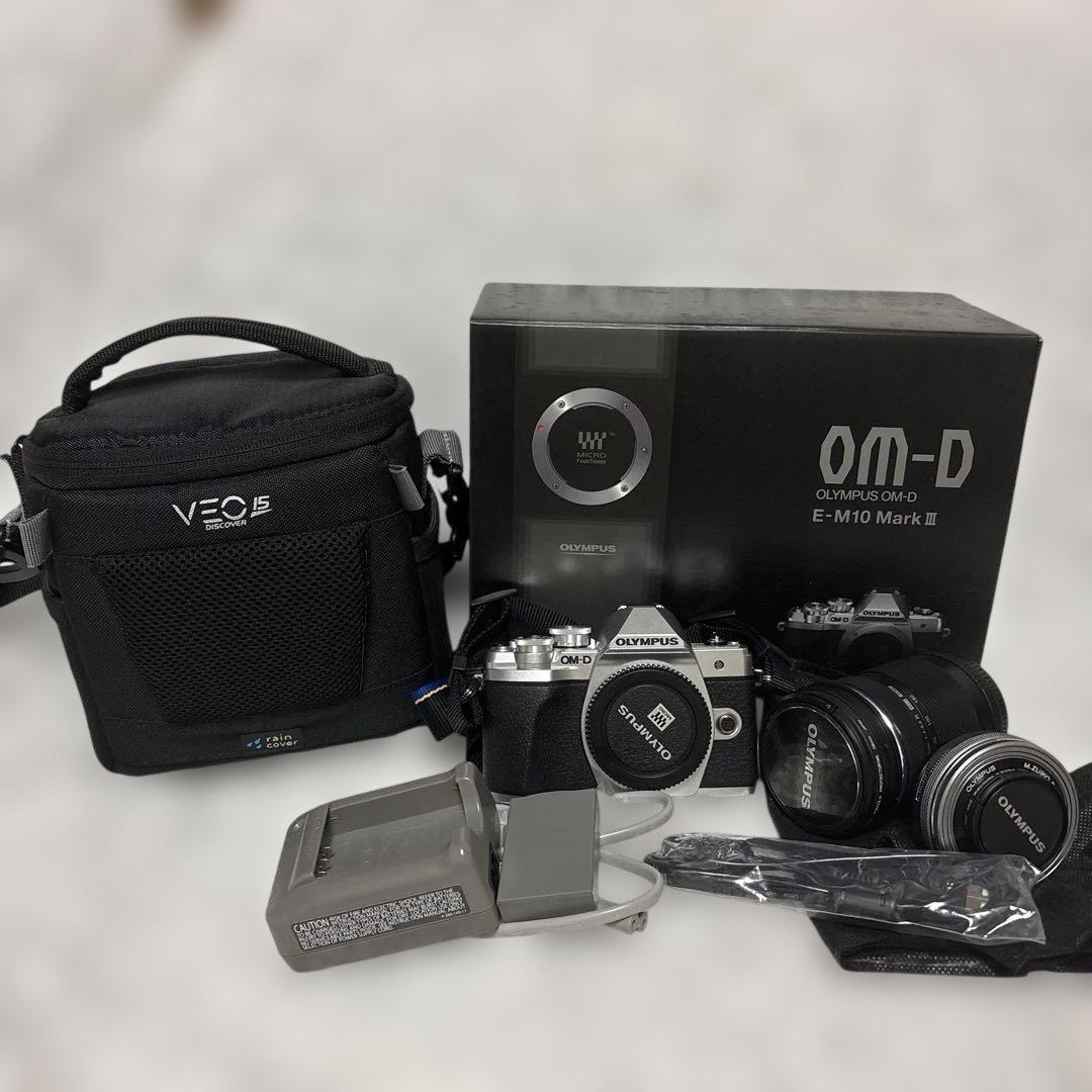 OLYMPUS OM-D E-M10 MarkⅢ カメラ本体　バッグ付