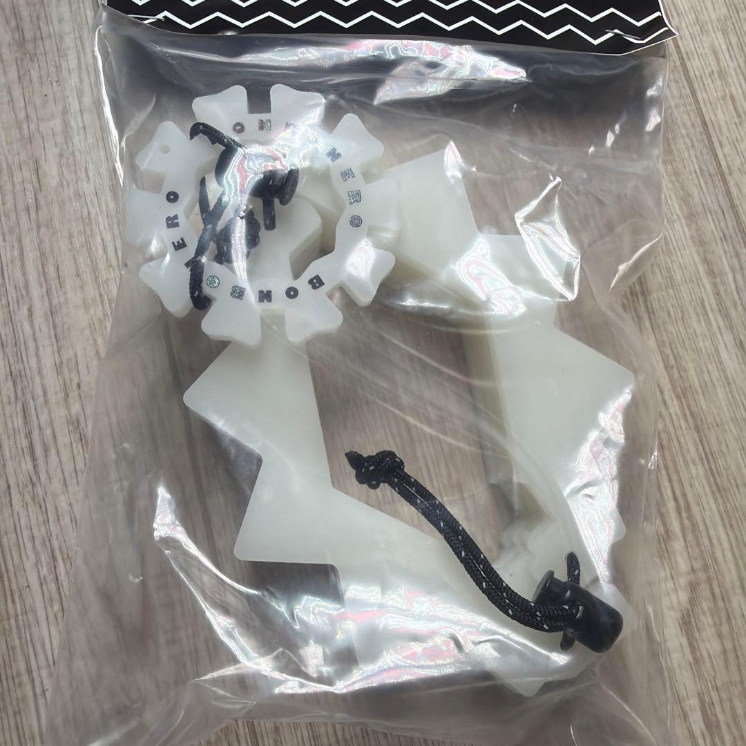 bonbonero ボンボネロ　蓄光　ブルー　青