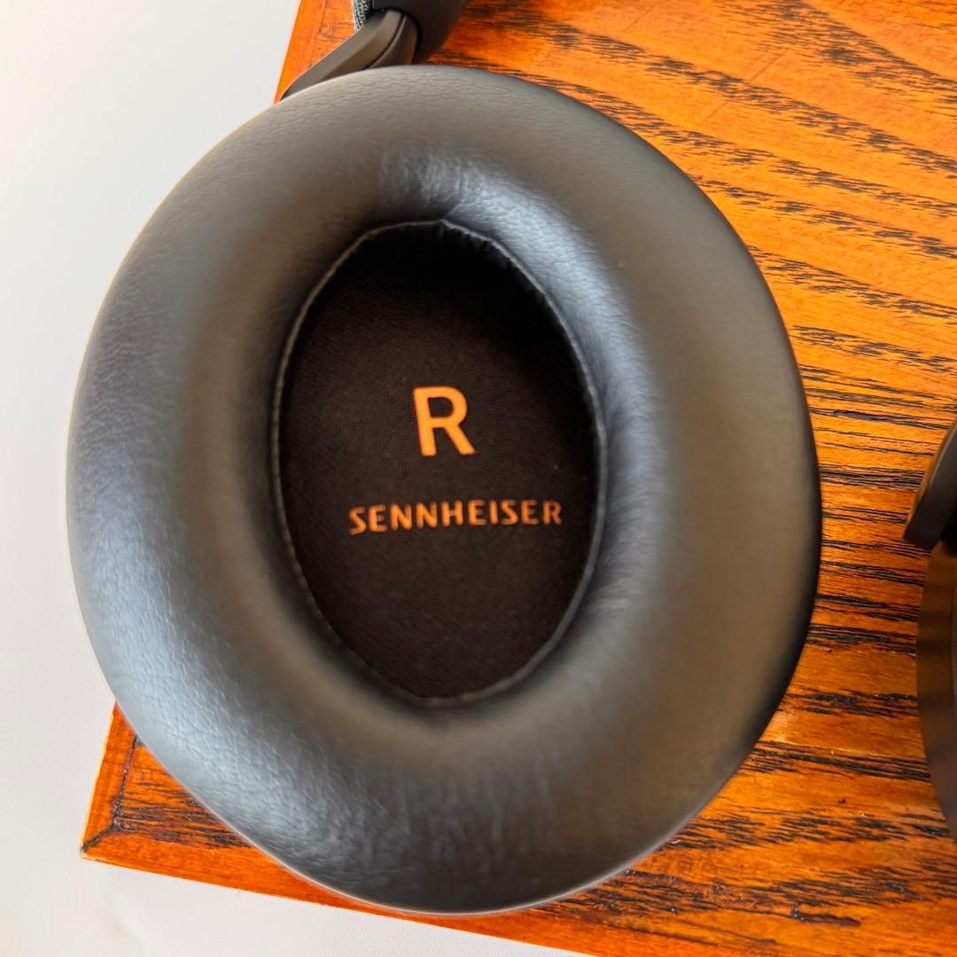 【Sennheiser Momentum 4 】ワイヤレスヘッドホン／付属品完備