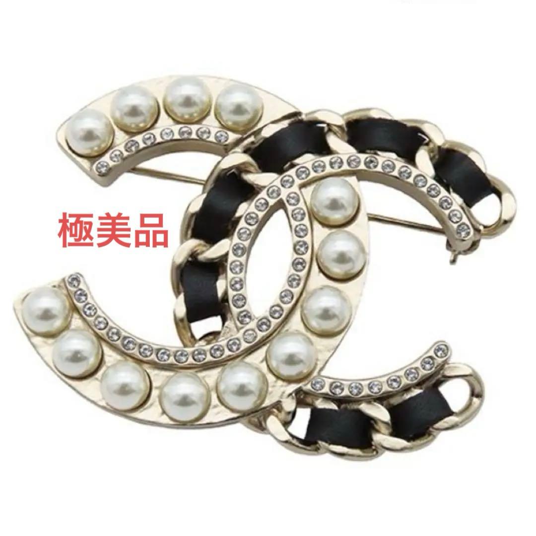 CHANEL シャネル　ブラック　ホワイトパール　バイカラー　ブローチ