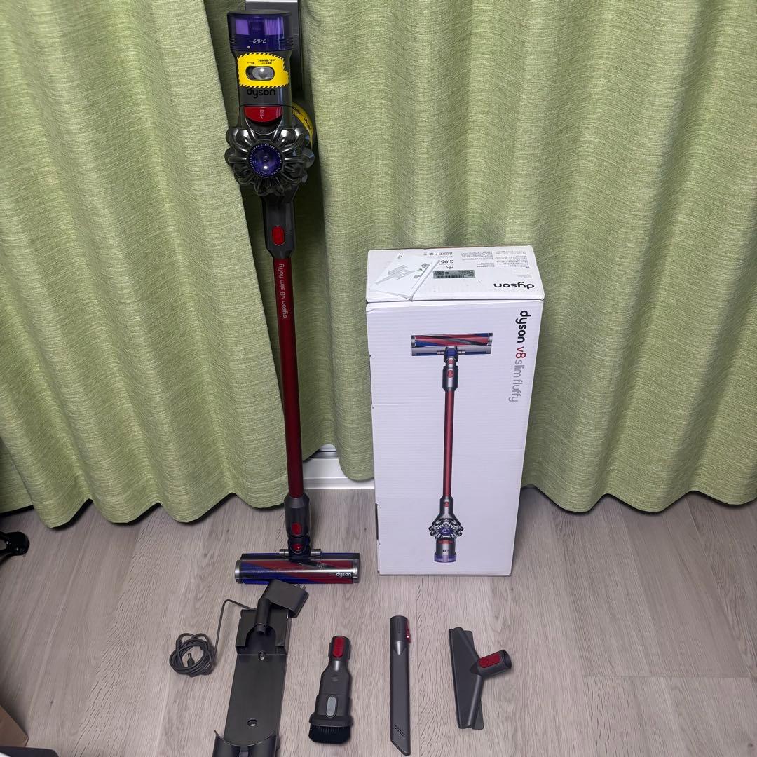 ダイソン　V8 slim fluffy サイクロン式　コードレスクリーナー