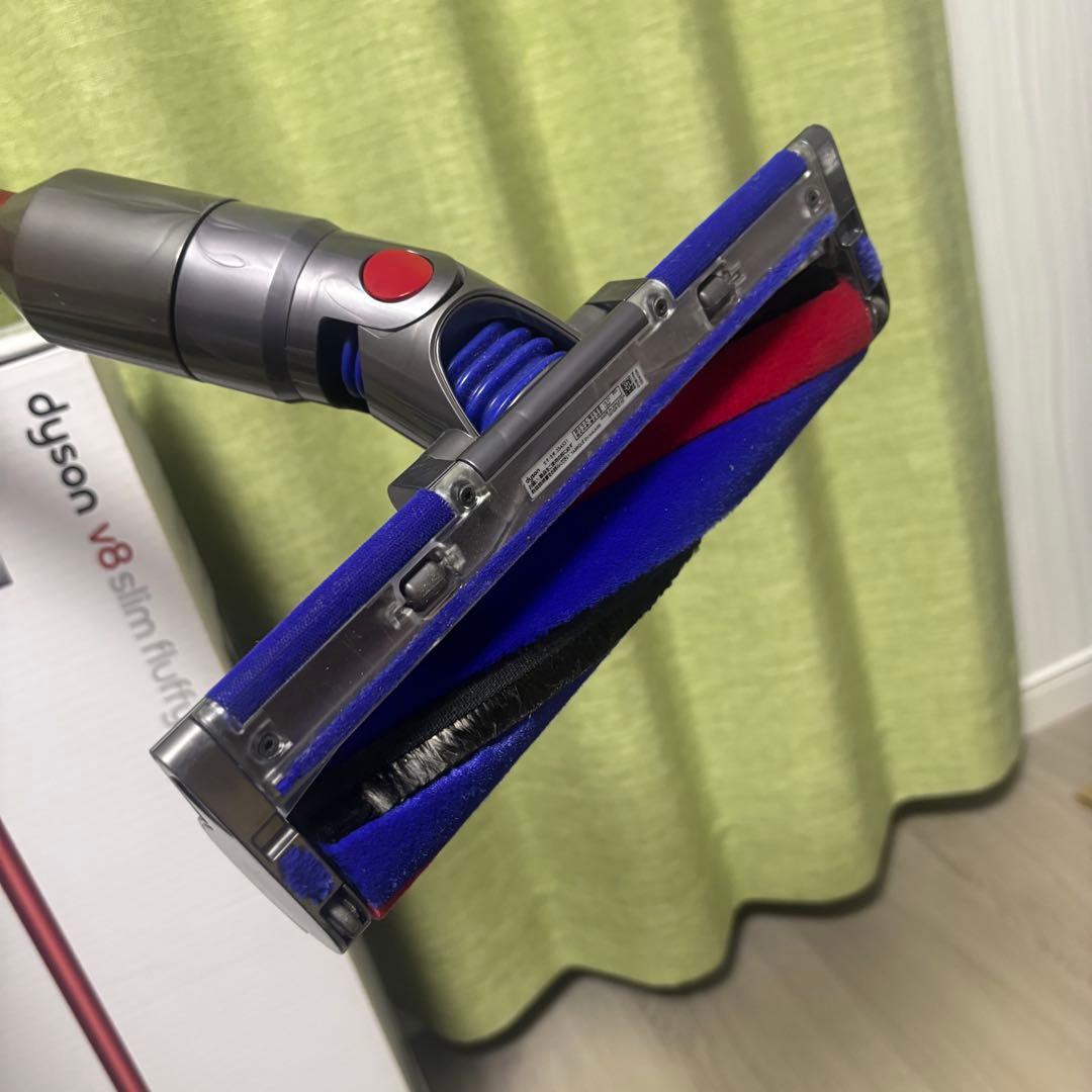 ダイソン　V8 slim fluffy サイクロン式　コードレスクリーナー