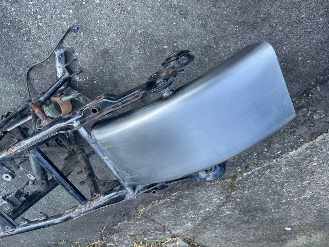 sr400 ボルトオン　フラットフェンダー　ボバーカフェレーサーリアフェンダー