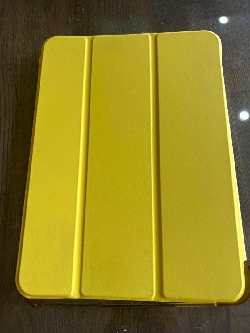 イエロー iPad 本体 　10世代　64GB　イエロー専用カバー付き　箱付き