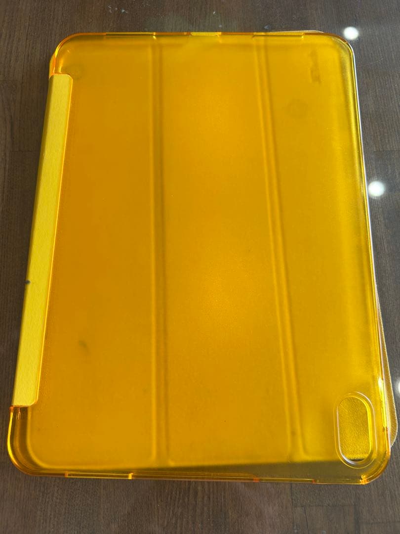 イエロー iPad 本体 　10世代　64GB　イエロー専用カバー付き　箱付き