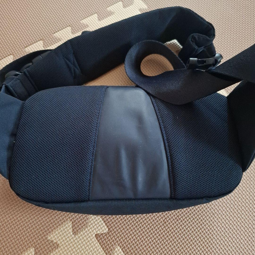 POMULU ポムル ヒップシート　ショルダーバッグ　ネイビー　リニューアル後