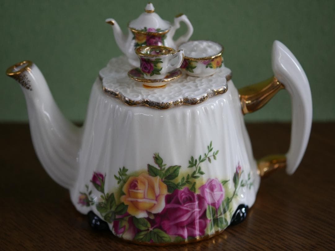 未使用ロイヤルアルバートオールドカントリーローズ ミニチュアセット付ティ―ポット