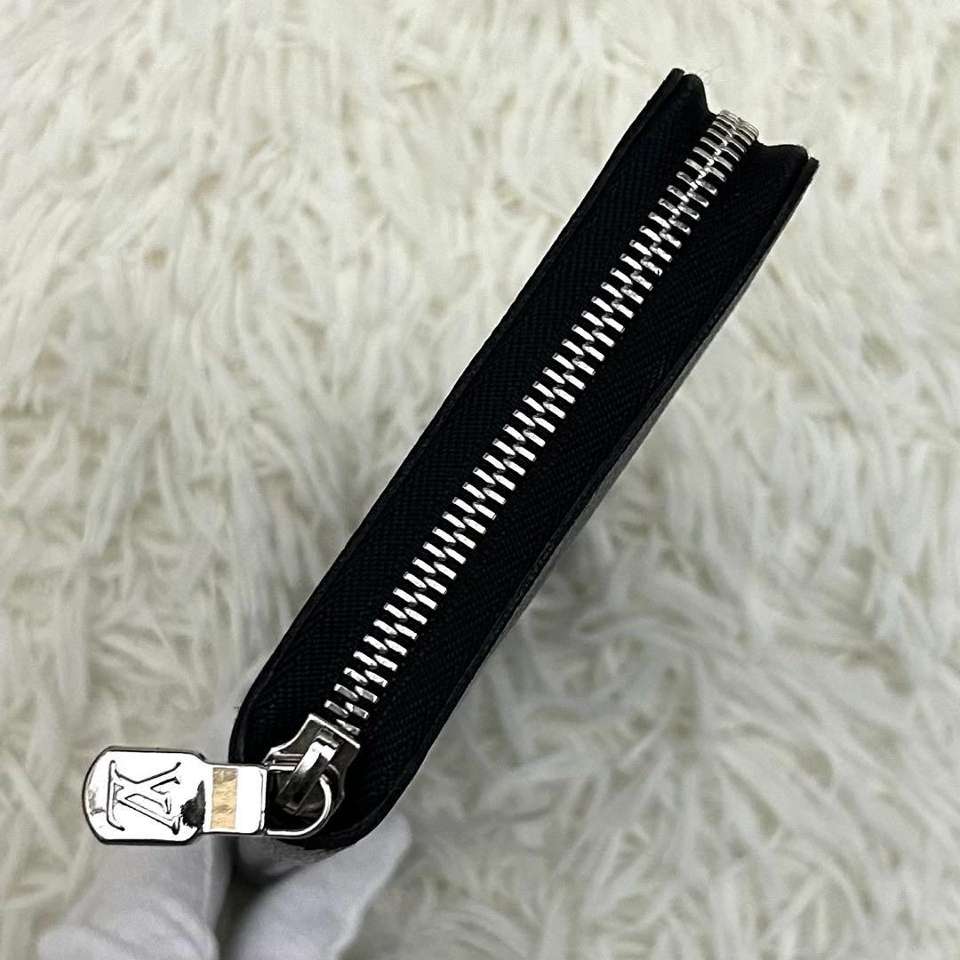 【極美品】新型 RFID内蔵 LOUIS VUITTON ジッピーウォレット