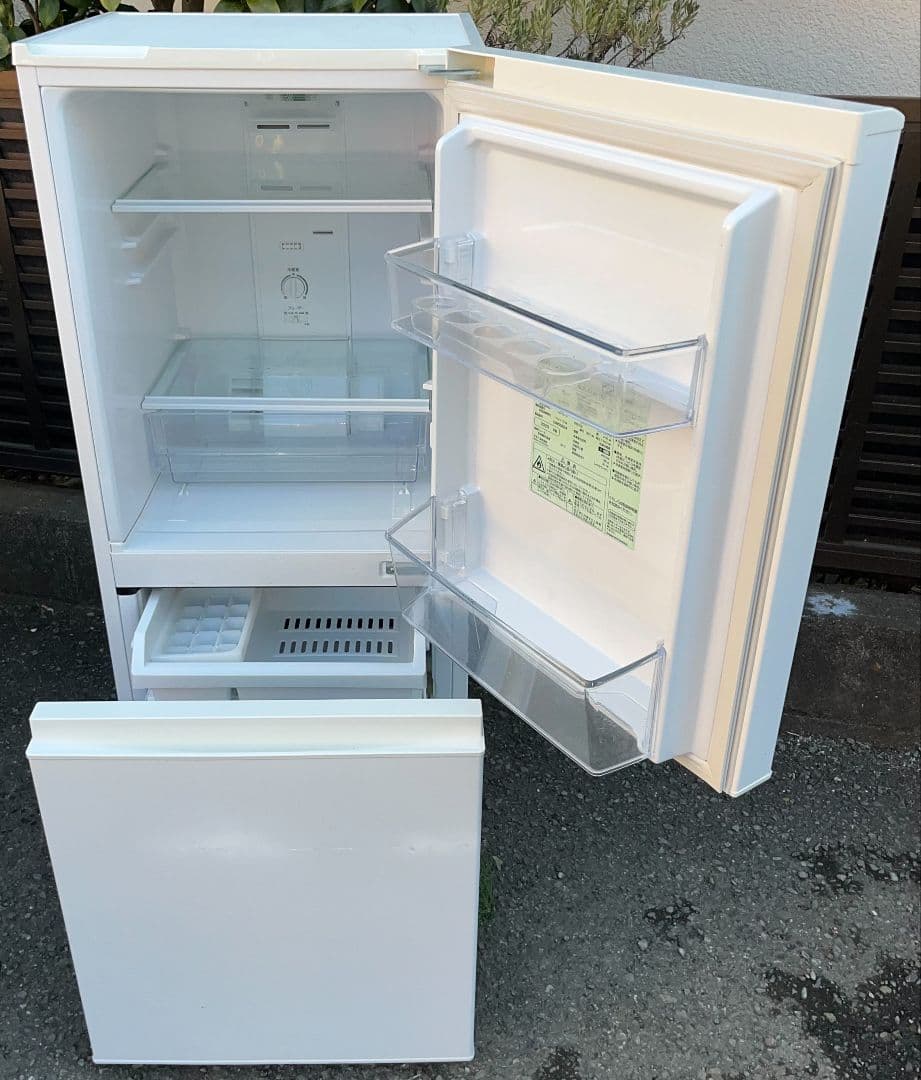 特価アクア冷凍冷蔵庫　126L 静音設計　LED照明自動霜取り機能付2020年製