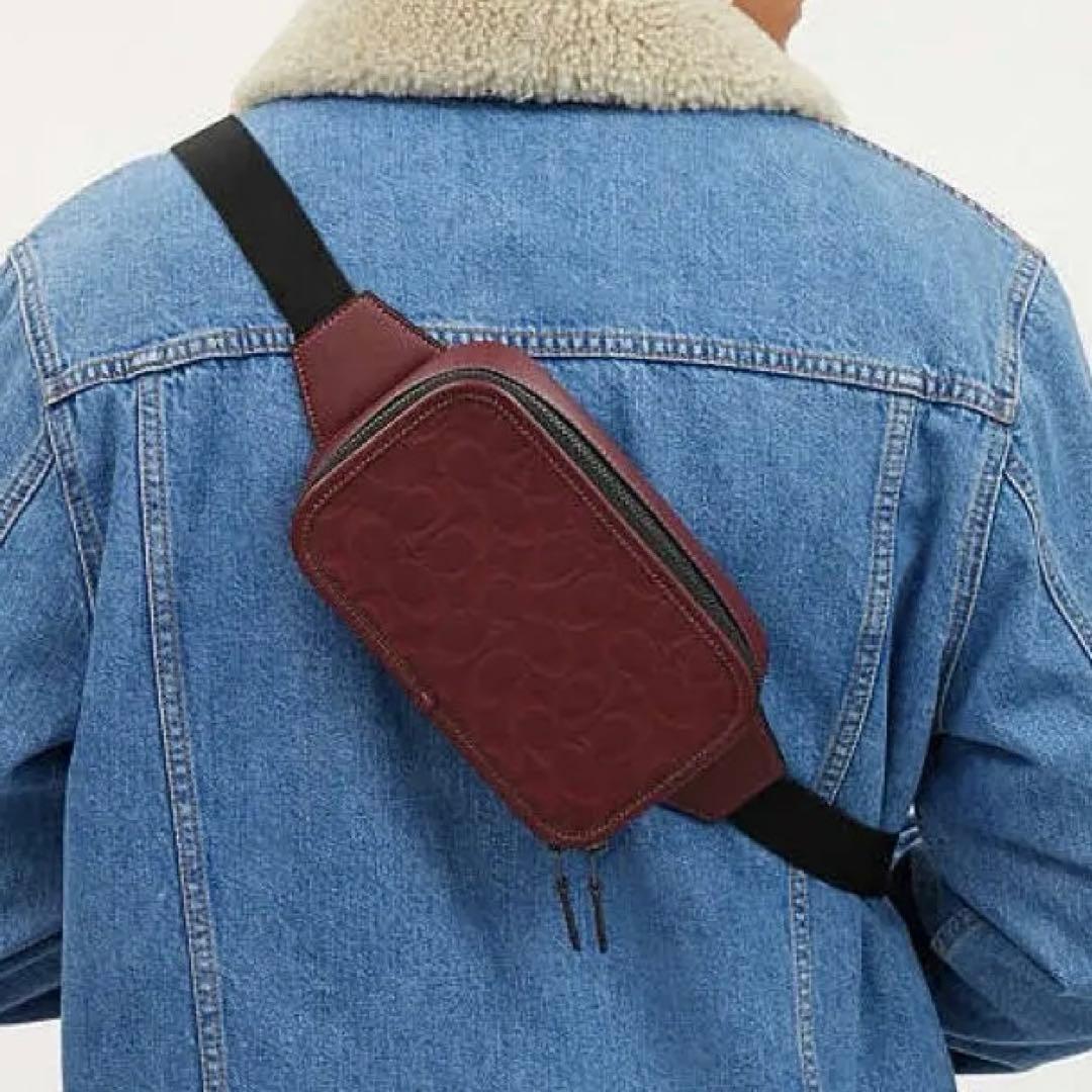 COACH(シグネチャー スムースカーフレザー ボディバッグ)