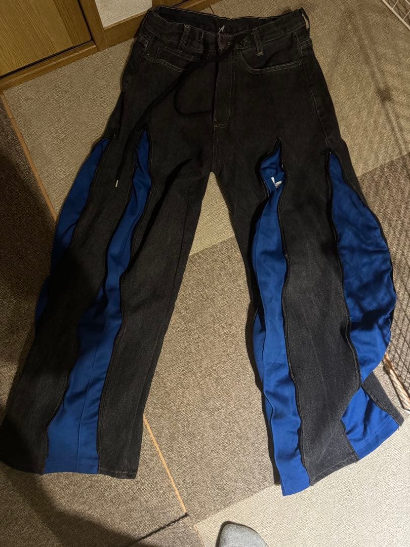 adidas リメイクジーンズ