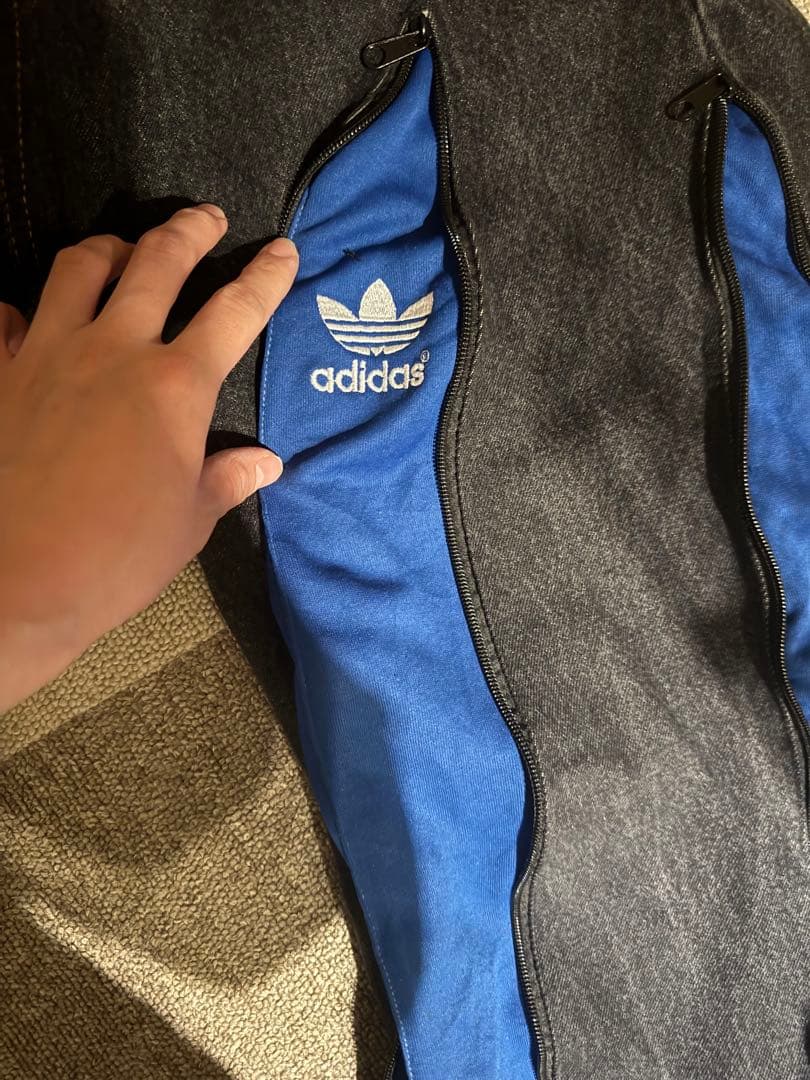 adidas リメイクジーンズ