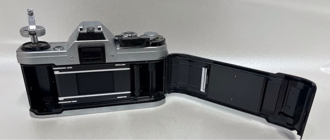Canon キャノン　AE−1 本体のみ フィルムカメラ　レンズ