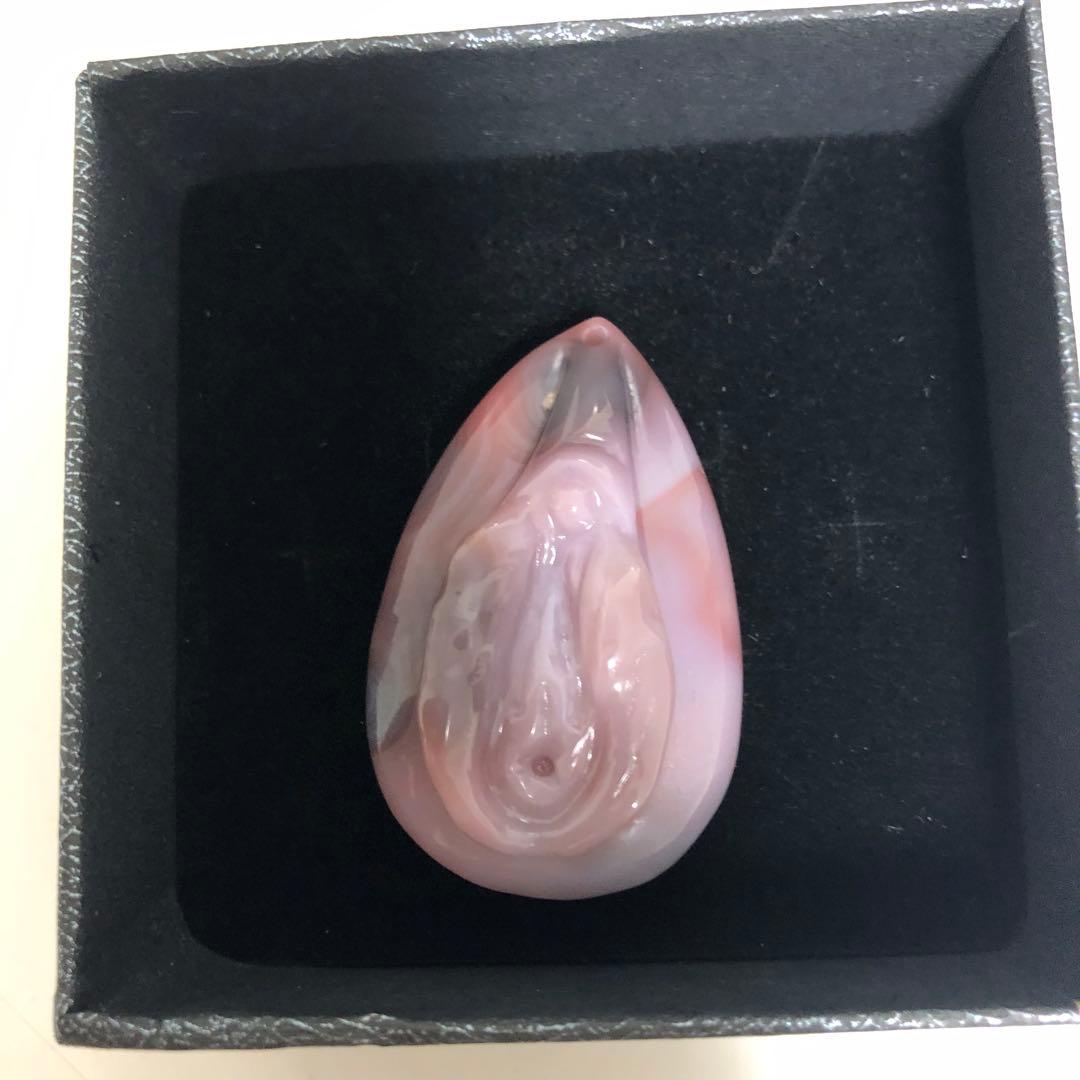 縁結び 女陰 ヌードメノウ 生命の源 女性器 趣味 天然石 瑪瑙 彫り物D6