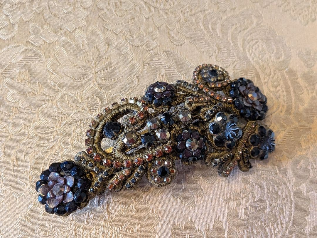 ★美品★ ミハエル・ネグリン ビーズ バレッタ 黒×カーキ