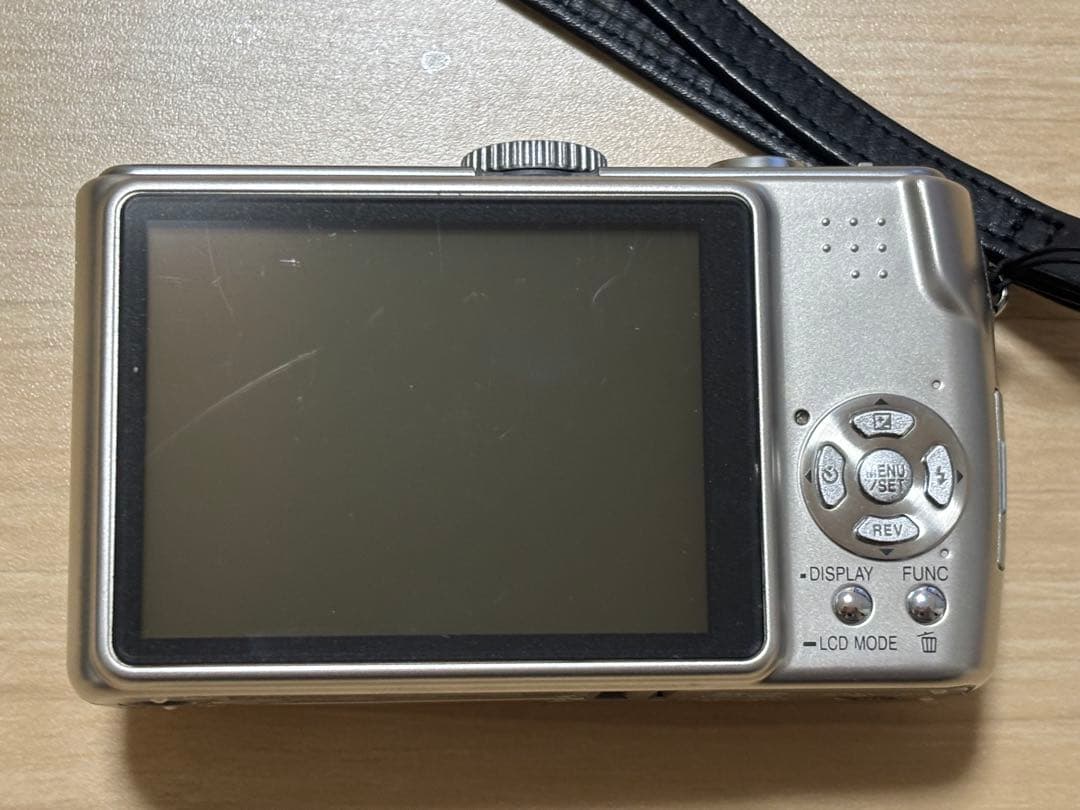 【美品】LUMIX DMC-TZ3 10倍光学ズーム シルバー ケース付属