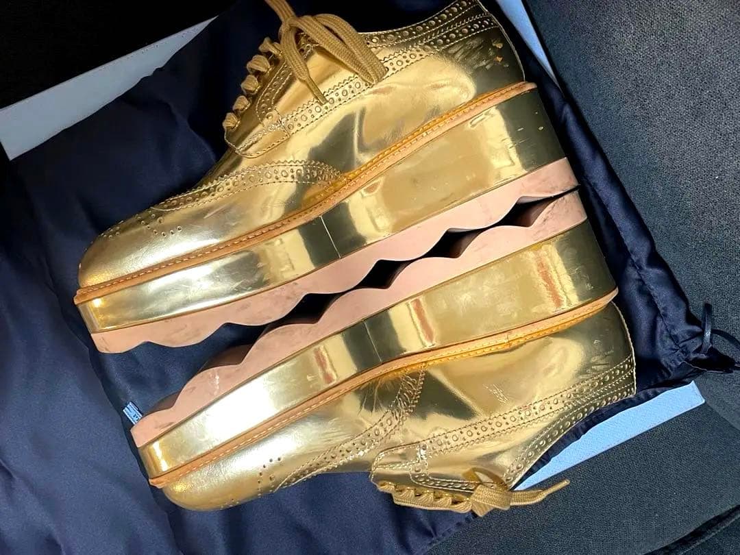 【希少♡美品】PRADA ソールが可愛いゴールド ローファー