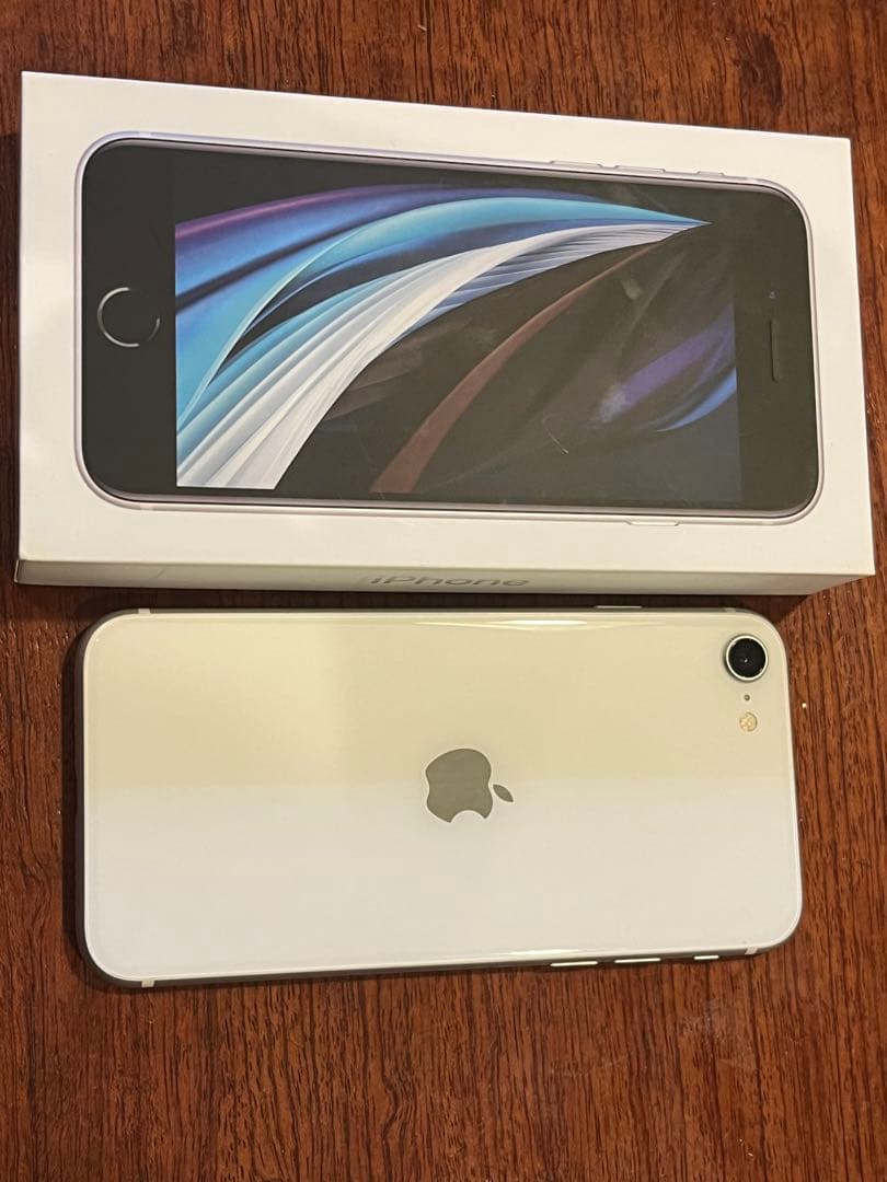 Apple iPhone SE (第2世代) ホワイトA2296 SIMフリー