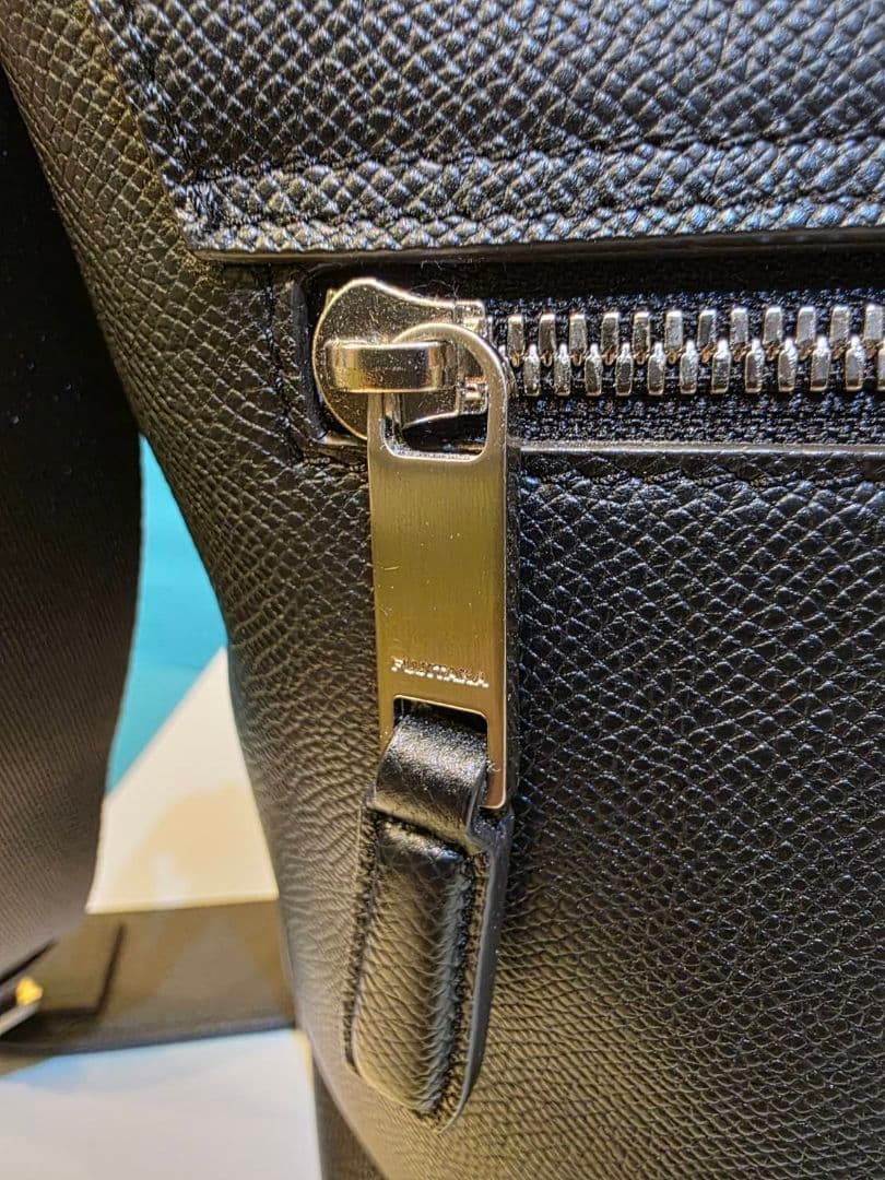 ワープロラックス レザーショルダーバッグ