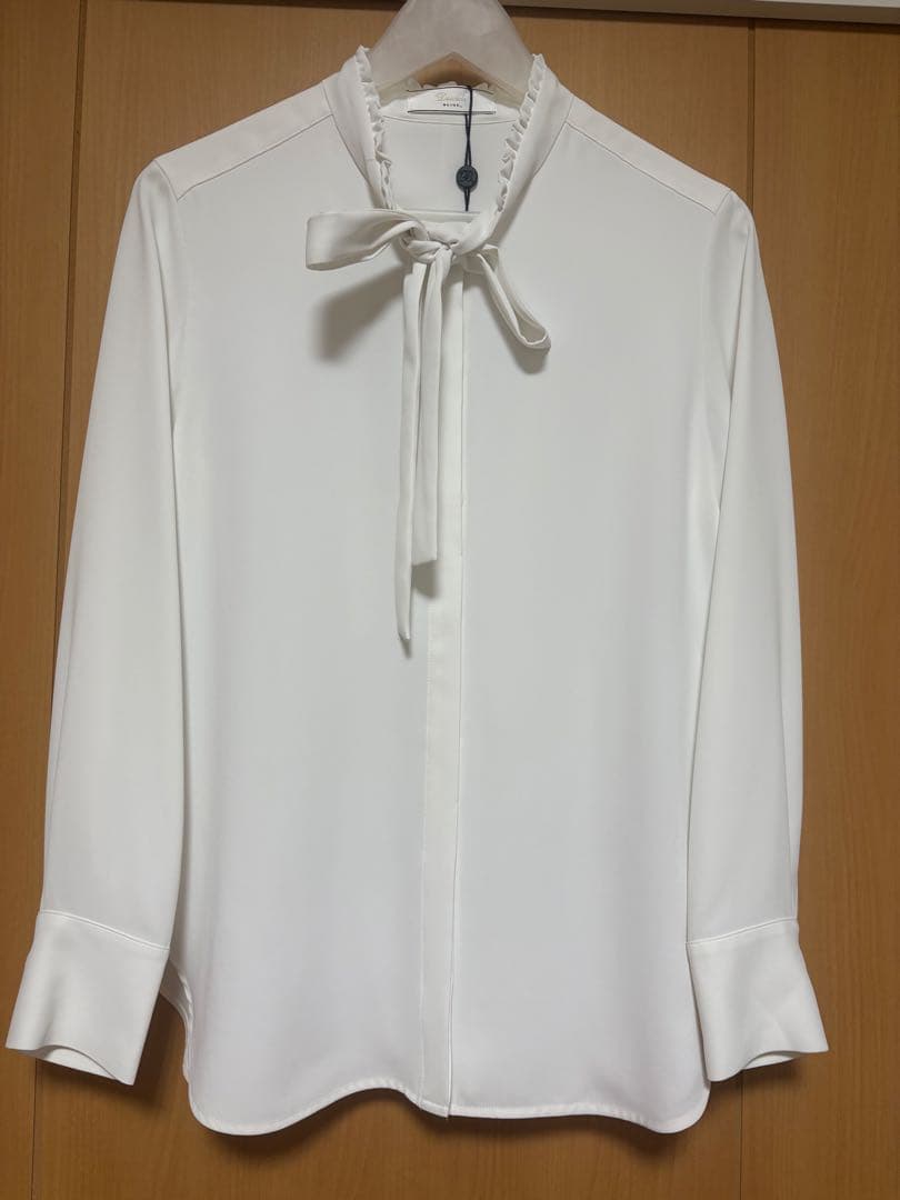 ベイジブラウス2