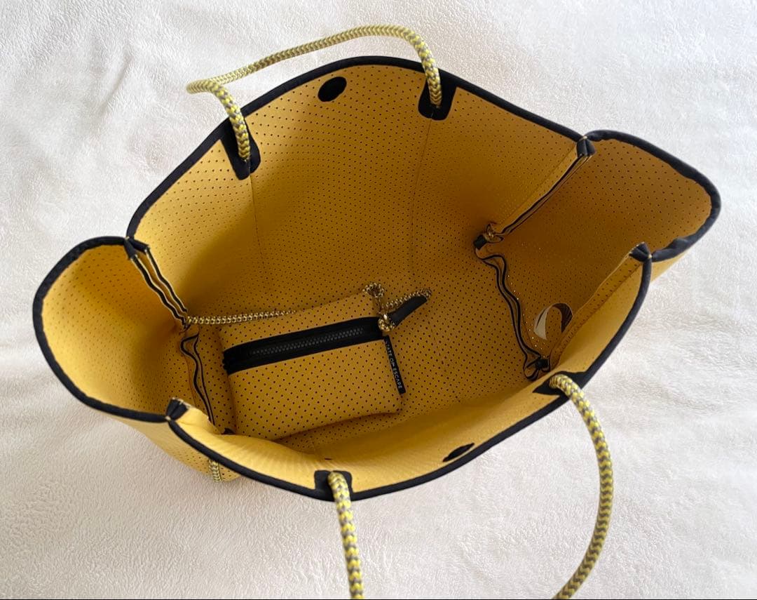 ステートオブエスケープ フライングソロ　イエロー　トートバッグ