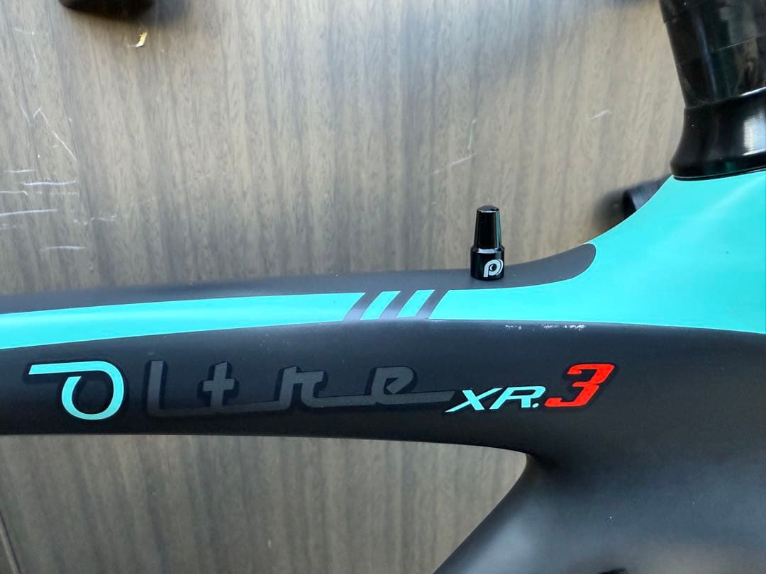 Bianchi OLTRE XR3 Di2 11速　機械式ブレーキ