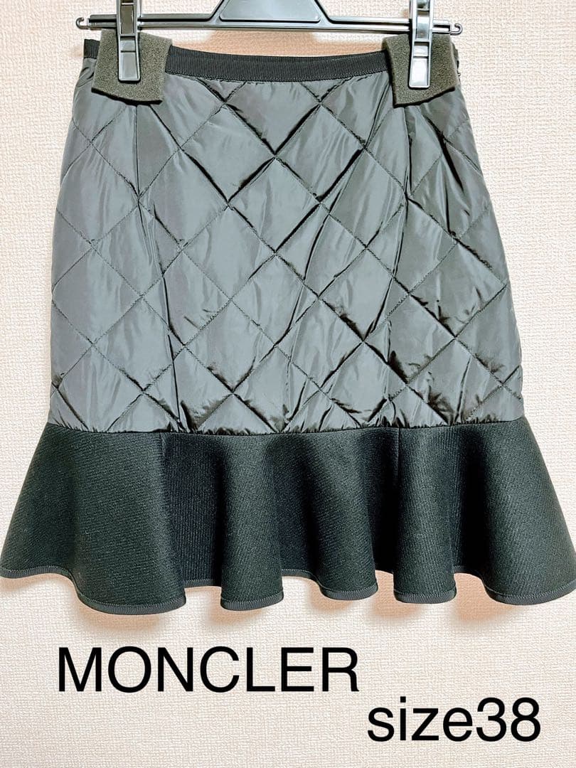 りんりん　ほぼ未使用　モンクレール　ダウンスカート ブラック　オシャレ