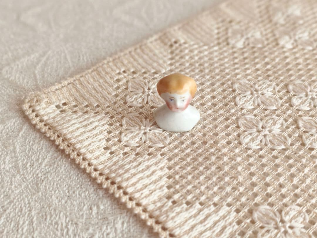 * vintage doll's head ୨୧ ブロンスの髪チャイナヘッドさん