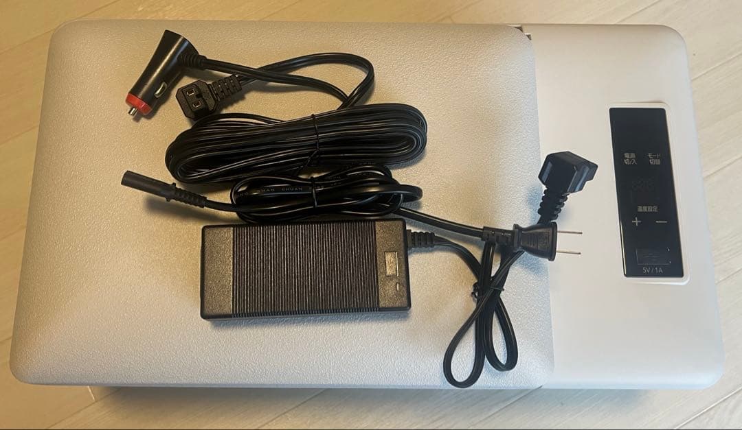 アイリスオーヤマ ポータブル冷蔵冷凍庫 IPD-2B-W 20L【中古】